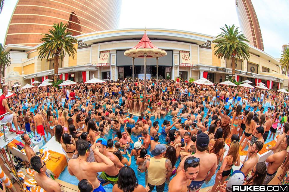 Vegascom's tweet image. Spring into @Audien @EncoreBeachClub today! #vegas #poolclubs #beachclubs buff.ly/1LrbUhk