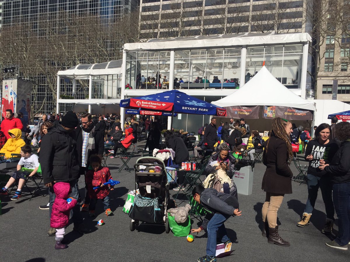 getyummico's tweet photo. Beautiful day here @bryantparknyc for the @KidsFoodFestFun #sunnyday #kff2016 https://t.co/YWbvwk5SNV