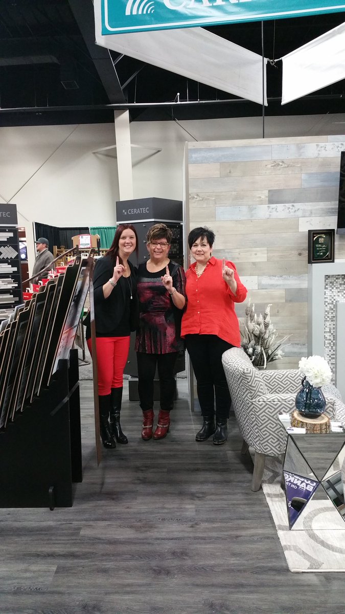 chansondesign1's tweet photo. @CarpetOneRD Sunday crew in tune with our colours #unintentionallymatching!
#Home Show
@KarlaMaeDesign 
#chbaca https://t.co/LHMzcmWCPt