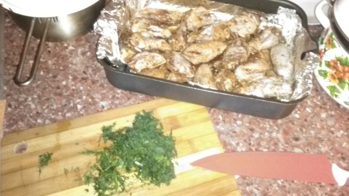 Sentekler's tweet image. Пора к столу.))