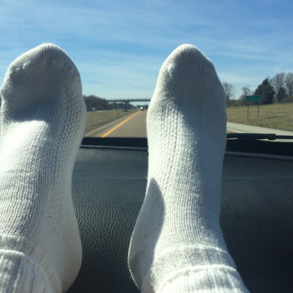 SherrieMusic's tweet photo. On our way to Memphis to see @lilfeathermusic and the gang... Not quite warm enough for bare feet...#footdiary https://t.co/LiefLWFuv6
