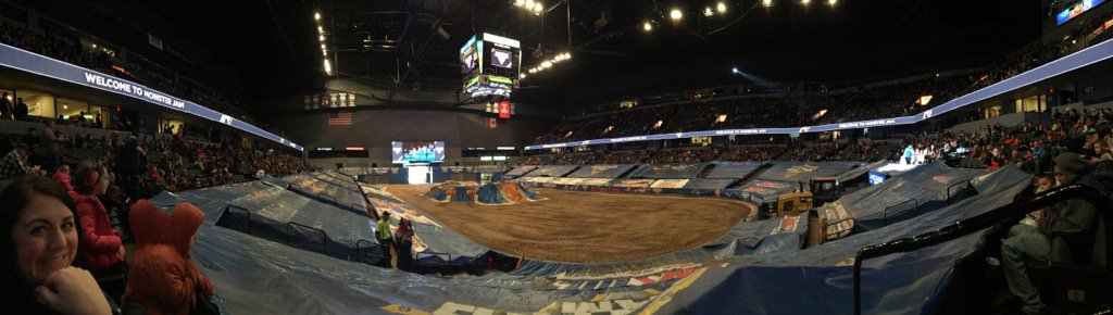 mikewildey's tweet photo. #monsterjam https://t.co/7lTh5Ay0yA