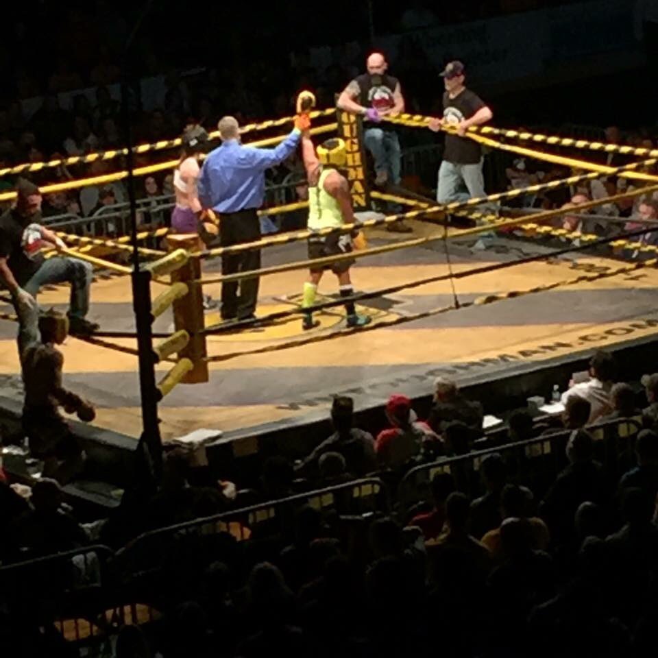 SourceFit247's tweet image. Coach Coco we're proud of the hard work you put in to the Toughman Contest 👊🏼 #leadbyexample