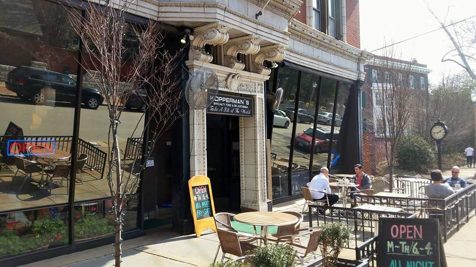 KoppermansSTL's tweet photo. Right on the verge of Spring...soon everything will be green, but people still love the patio on a beautiful day! https://t.co/OAQl4s3AEq