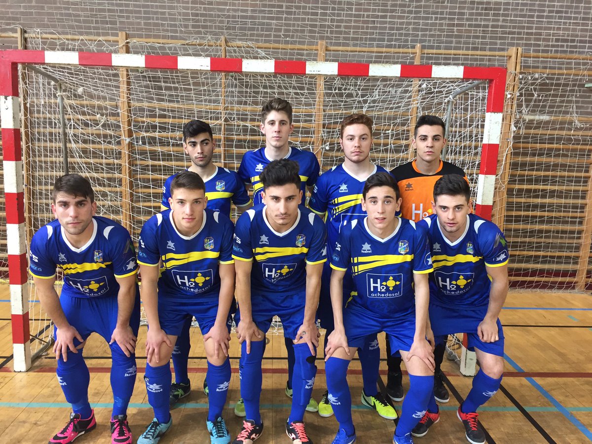 El <a href="/esteponafs/">futbol sala Estepona</a> DHJ consigue una importante victoria en Los Palacios (Sevilla) por 7-9 después de remontar un 4-0