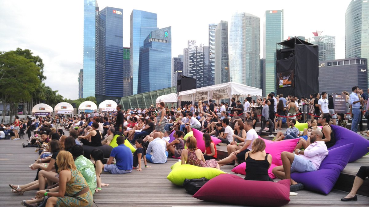 danarianti's tweet photo. Lovin the vibe. Watching gig here was really convenient! Great job #singjazz2016 #singaporejazzfestival https://t.co/2OFdKIYcDp