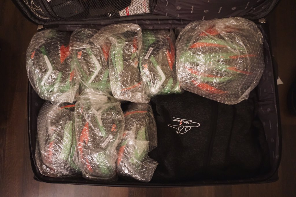 Klares Anzeichen, dass du im Radsport arbeitest: dein Koffer sieht  so aus... #cyclingproblems