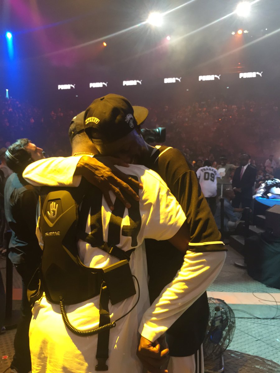 JusteDebout_M's tweet photo. #kapela winter @JusteDebout #house https://t.co/y5PXyYWVjl