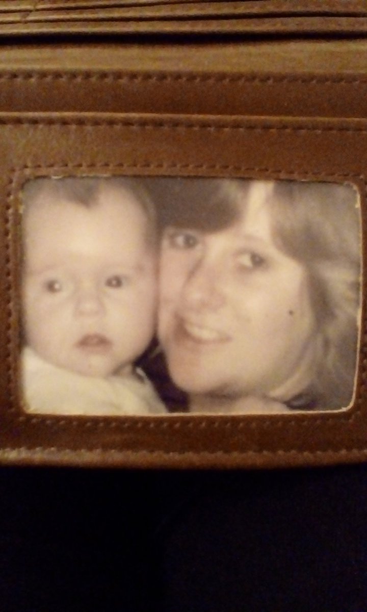 KellyStone31's tweet photo. #HappyMothersDay  #loveyoumum https://t.co/tfrE9Mj6ak