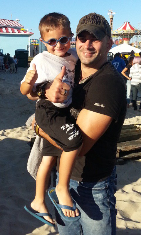 hhhjohn's tweet photo. My son with @ScottDecarlo https://t.co/HYgvbRrZm0