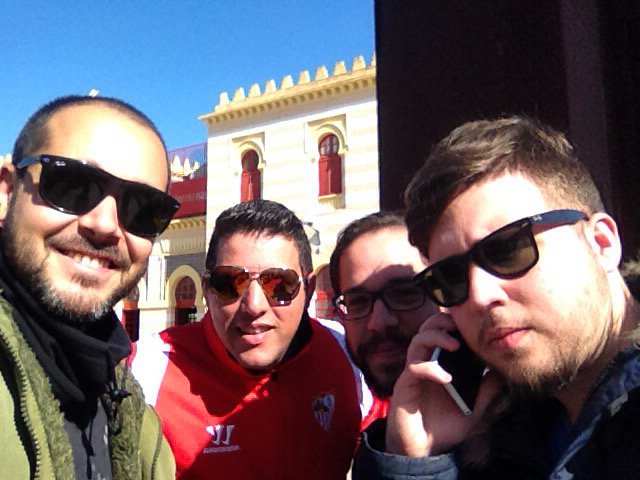 antoerguetta's tweet photo. Con mi gente @BpresentacionAP @josemanuelluqu1 @AtalayCortes @risso_bn @CarmeloPrado @nuca05 @JaviKudu97 @JJDaroca https://t.co/7kNcsFKACS