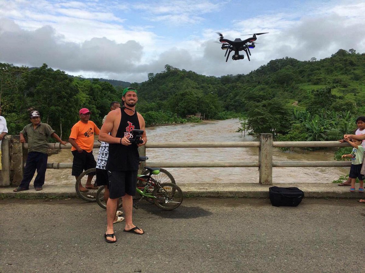 ForbesRicky's tweet photo. I got a drone! So stoked! Getting rad shots on the travels - can't wait to show ya! #KidInACandyShop #Helichopper https://t.co/k1ca1uCEzK