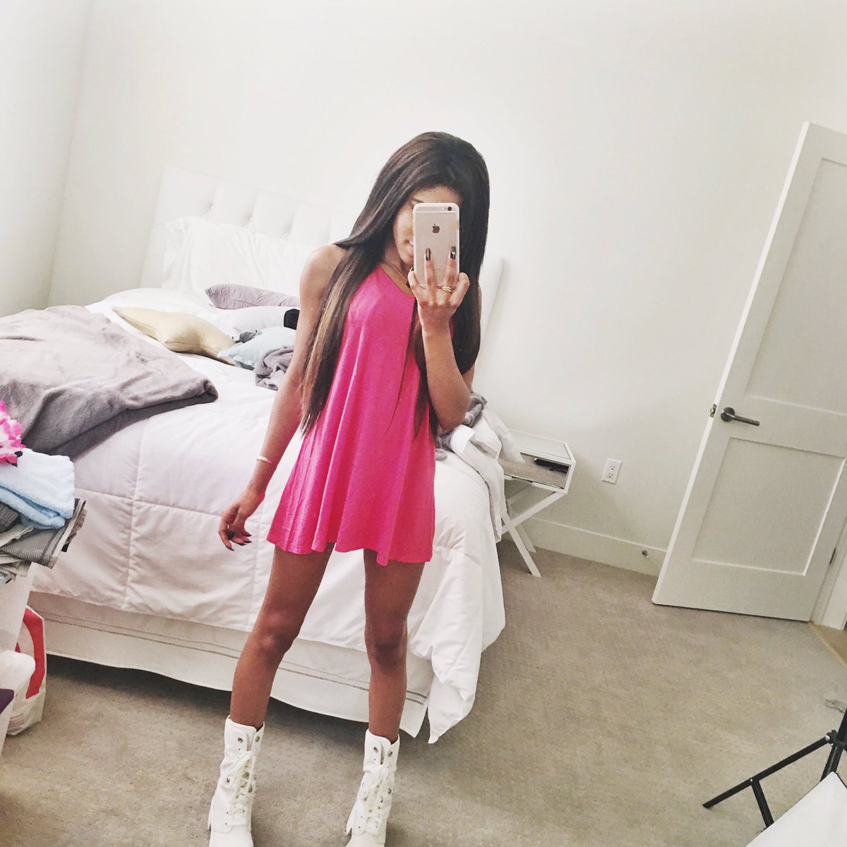 TTLYTEALA's tweet photo. Out of the day 💘💕 https://t.co/hVLNmNf73z