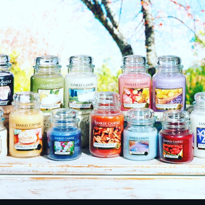 All package orders placed between now &amp; the 25th March will also receive a free Yankee candle gift 
💜💛💜💛💜💛💜💛💜💛💜💛💜💛💜