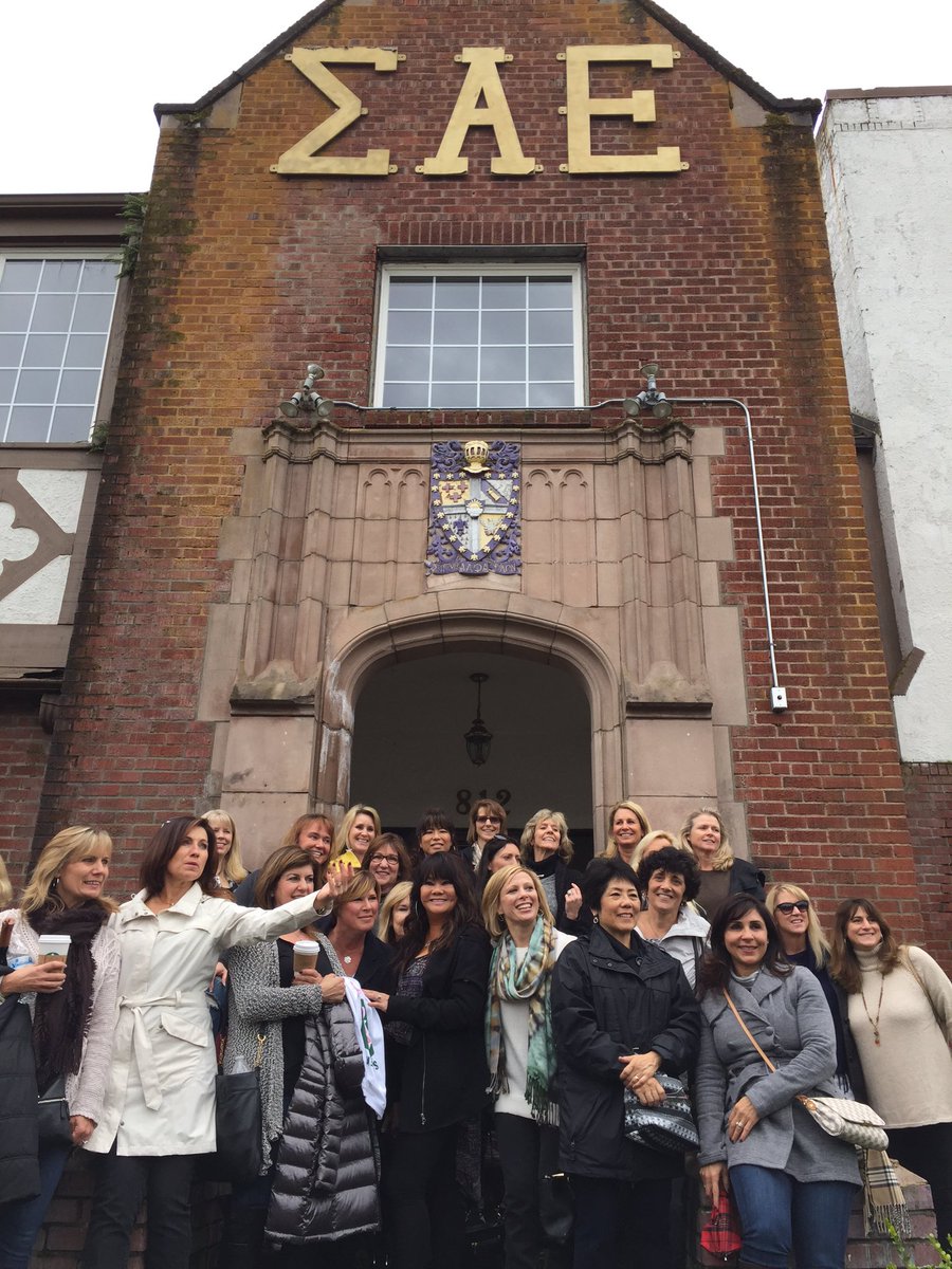 Our beautiful Moms came out this weekend for the ΣΑΕ moms weekend, Phi Alpha Moms!