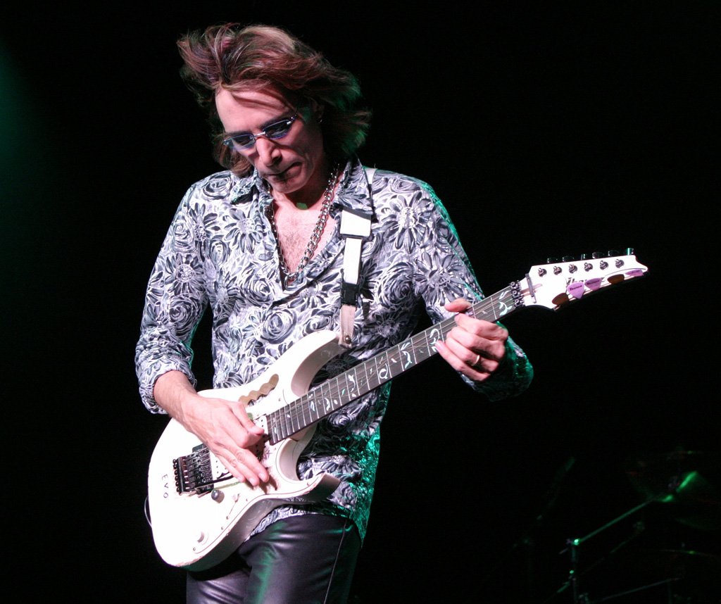predicador63's tweet photo. ¿ y éste? mamma mia https://t.co/7d1aq2I6da @stevevai https://t.co/V5WP1fClHx