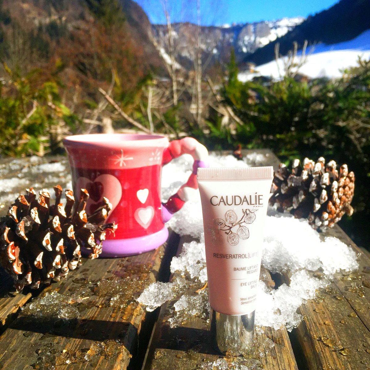 TalkBeckyTalk's tweet photo. GIVEAWAY! Look after the most delicate skin on the face RT &amp; follow me &amp; @CaudalieUK to win one of 2 eye creams! #ad https://t.co/FoucrLHdfy