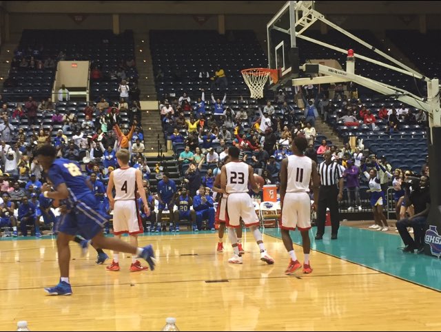 CraigSagerJr's tweet photo. GHSA's championship court's dimensions were wrong last year as well. Here's the evidence 2015 vs 2016 #NoBaseline https://t.co/RCj0XTSOUV
