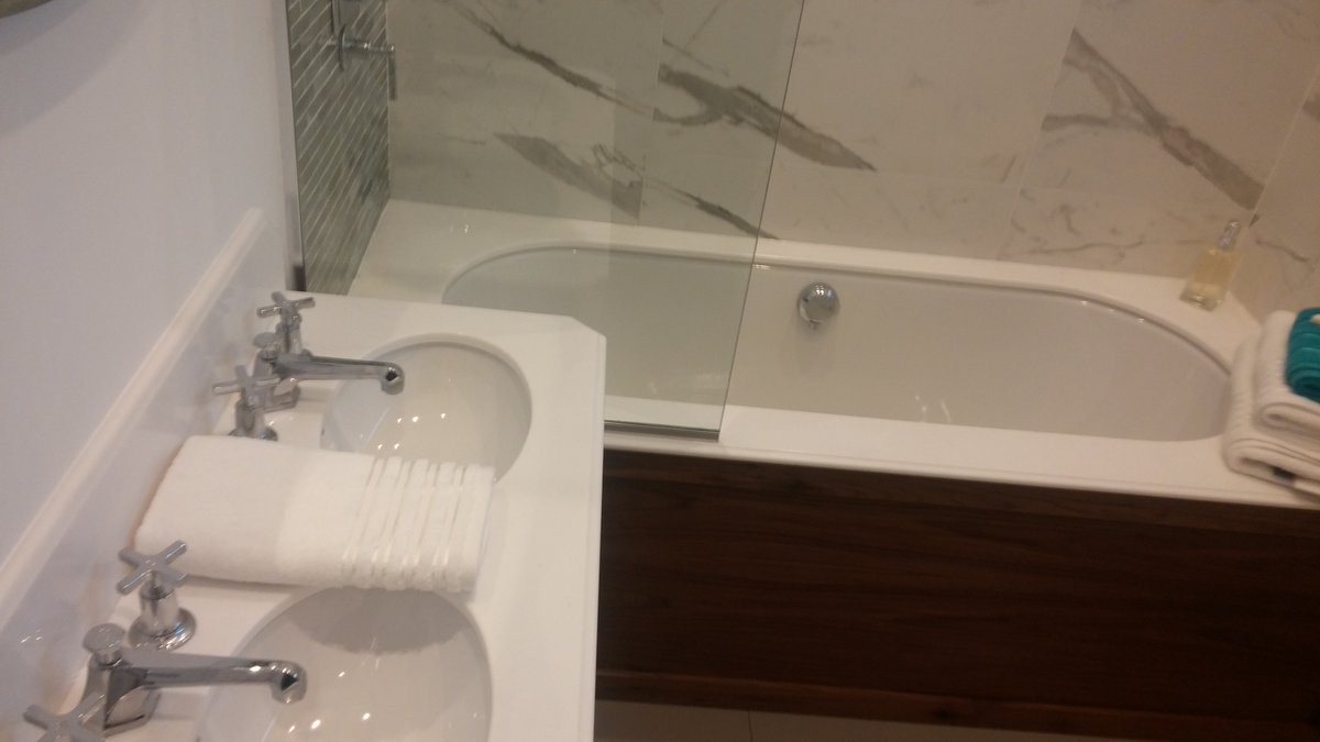 ImperiumStone's tweet photo. Thassos Marble Vanity Top + Bath Surround #Ogee https://t.co/RtM5ltFLhB