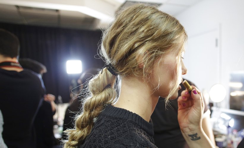 RebeccaMinkoff's tweet photo. Super easy & super chic, get the Spring '16 hair and makeup look. #seebuywear #RMSpring https://t.co/od2IEda3CN https://t.co/m9jtQcijtc