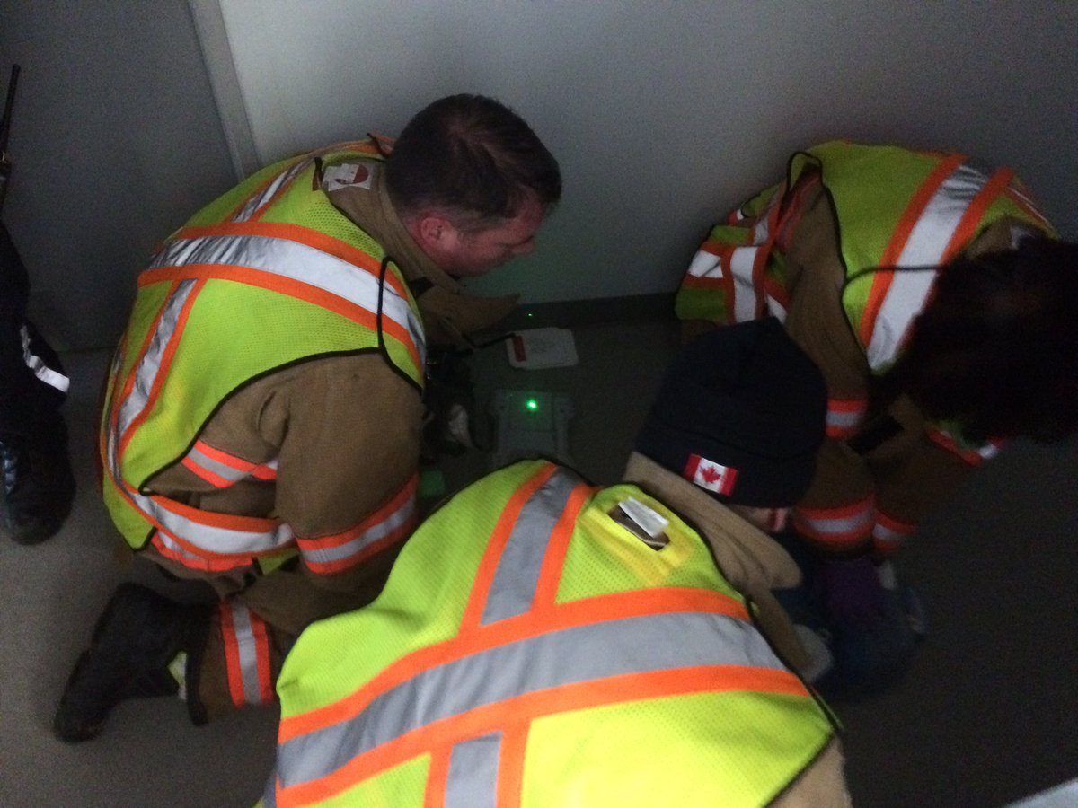 Grant911Fire's tweet image. #FortsaskFD took First aid training scenarios outside today ! #teamwork #learningthecraft #commitment @Fsfddc