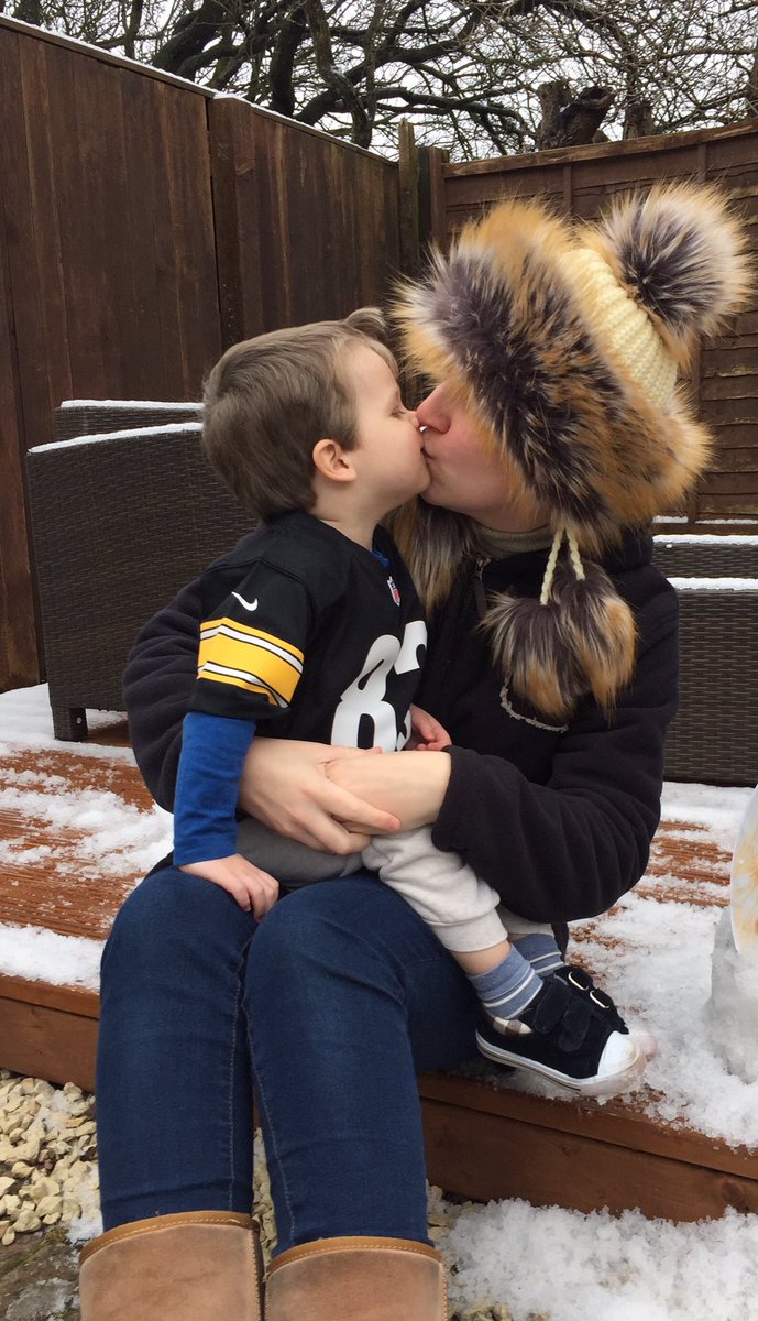 MrsJTea's tweet photo. @Modalu_England #ToMeLoveIs kisses from my lil man ❤️ https://t.co/UgbLbowxSm