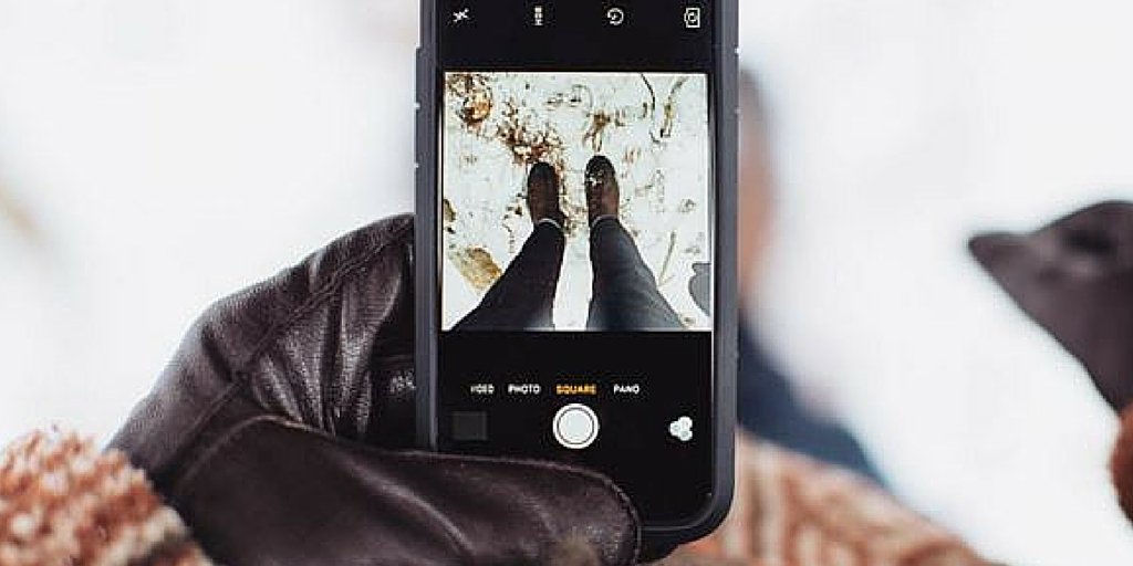 .@mrcavaliere fashionably takes on the Great Canadian outdoors in his #Wolverine Chelsea boots.