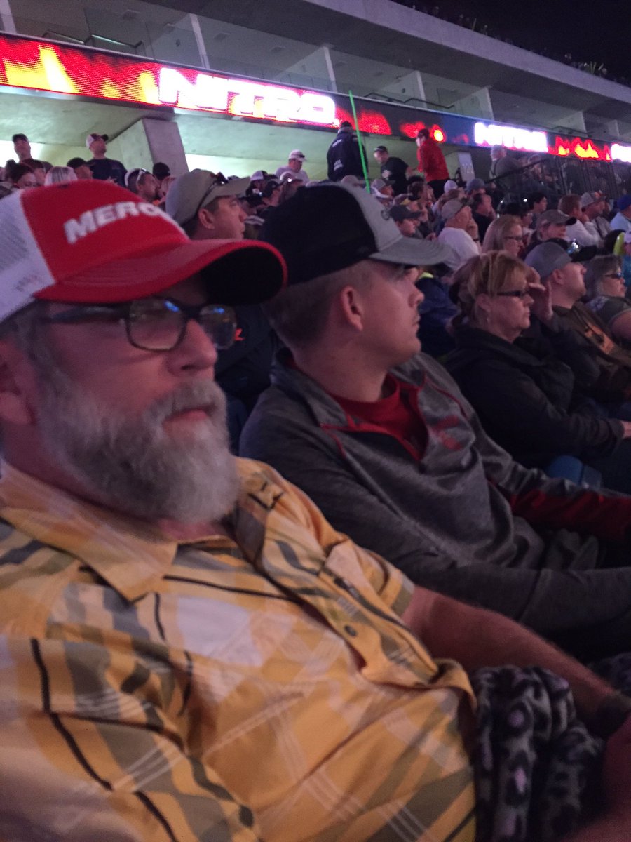zuege3's tweet photo. Waiting for the weigh-in!!! #bassmasterclassic https://t.co/0mPUzAtKjp