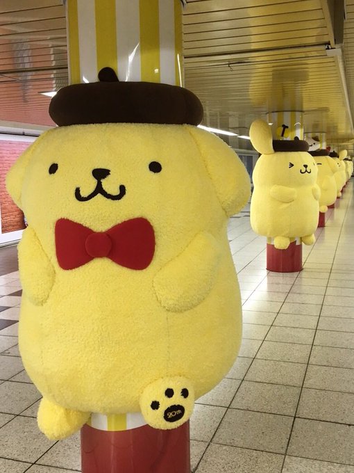 駅の柱の面白広告6つ 東京駅の構内の柱が白いもふもふに O ミライノシテン