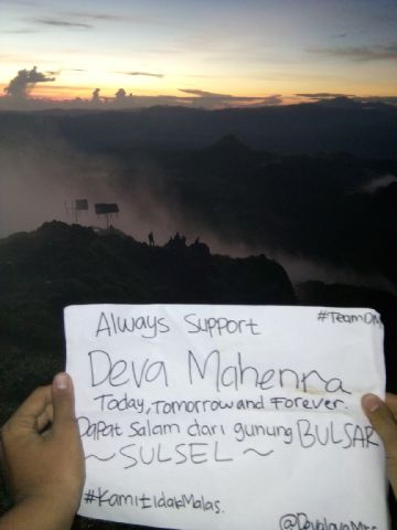 DevalovaMks_'s tweet photo. Semangat Senin ! https://t.co/qb57cIEB8j