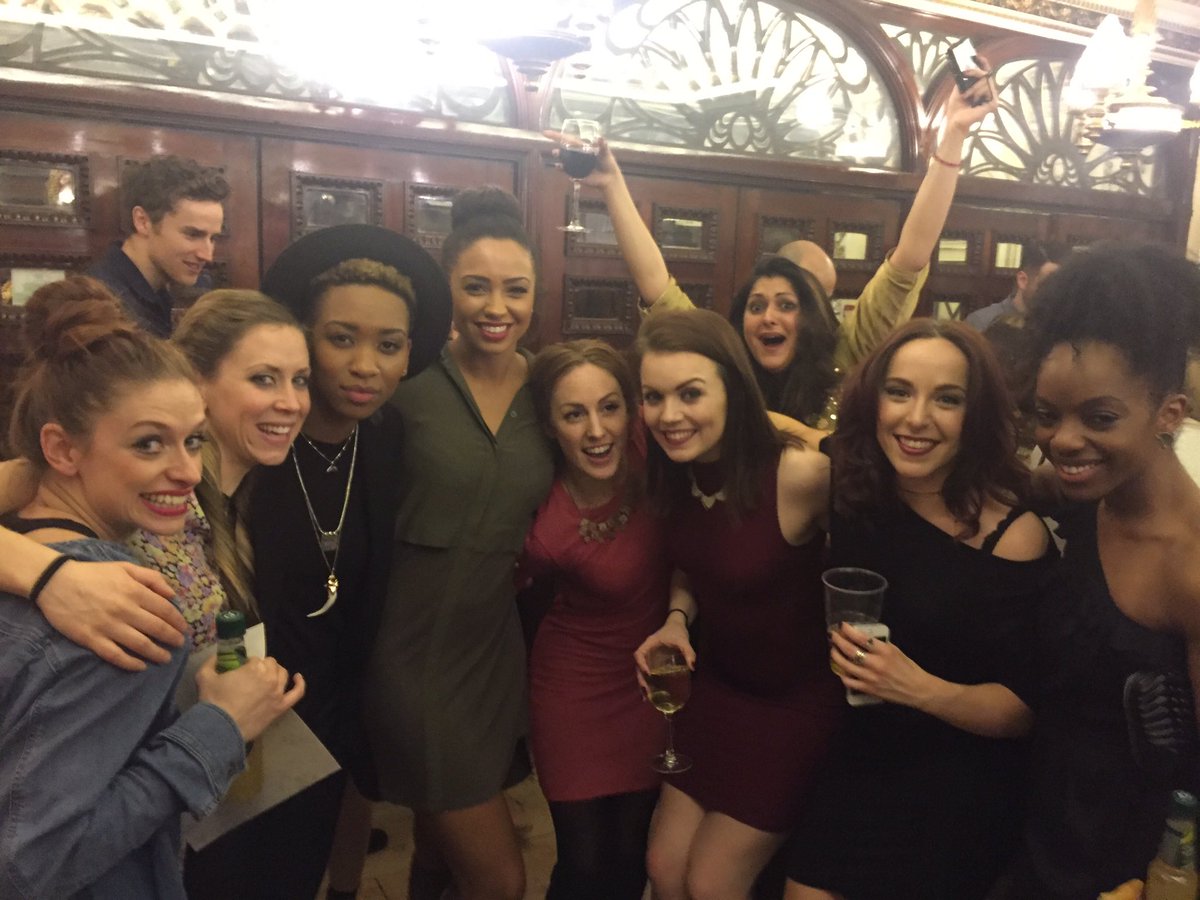 Chlomaylee's tweet photo. This is what I call a girl squad! 👯👯👯👯 https://t.co/sDIAttuRjh