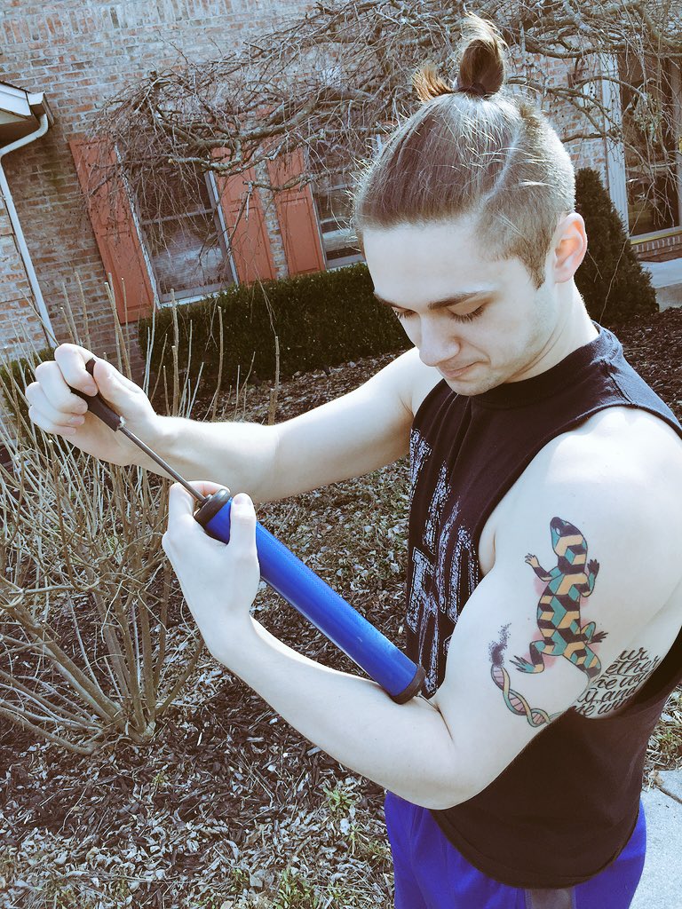 shreddergoblin's tweet photo. You don't even have to work out with new ANCHOR ARMS. #MusclebobBuffpants https://t.co/EFD6KUVb4k