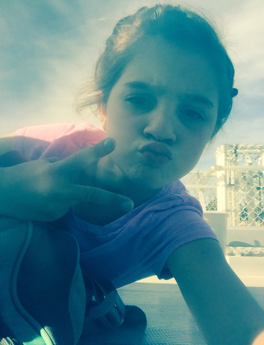 BlaireHoeme's tweet photo. Thanks for hacking me Brynne. #sameposeeverytime https://t.co/SSw4Sgta7X
