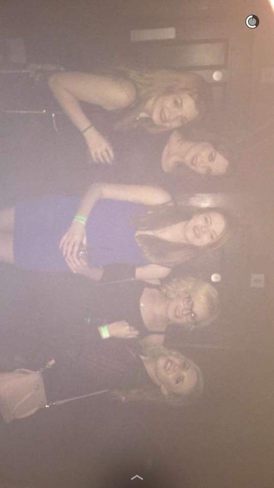 shell9513's tweet image. Beth's birthday in Bristol 🎉🎂🍸🍷🍻