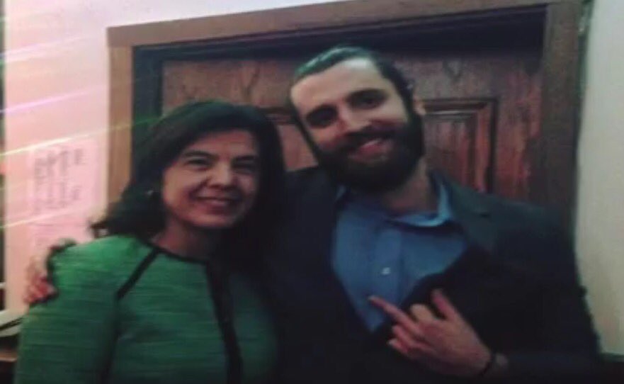 NotAnitaAlvarez's tweet photo. Love meeting my fans! 

#Imnumber1! #ByeAnita https://t.co/aoEgY0cQSe