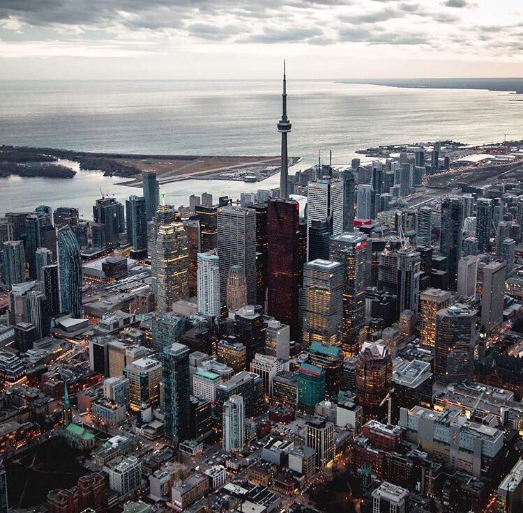 She's looking pretty damn good for 182. #TOturns182