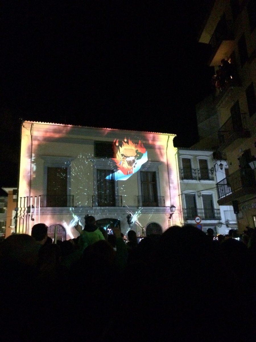 ACFallaxuquer's tweet image. La primera crida que es fa a Cullera ha estat espectacular!!! #crida2016 #viscalafallaxuquer #visquenlesfalles