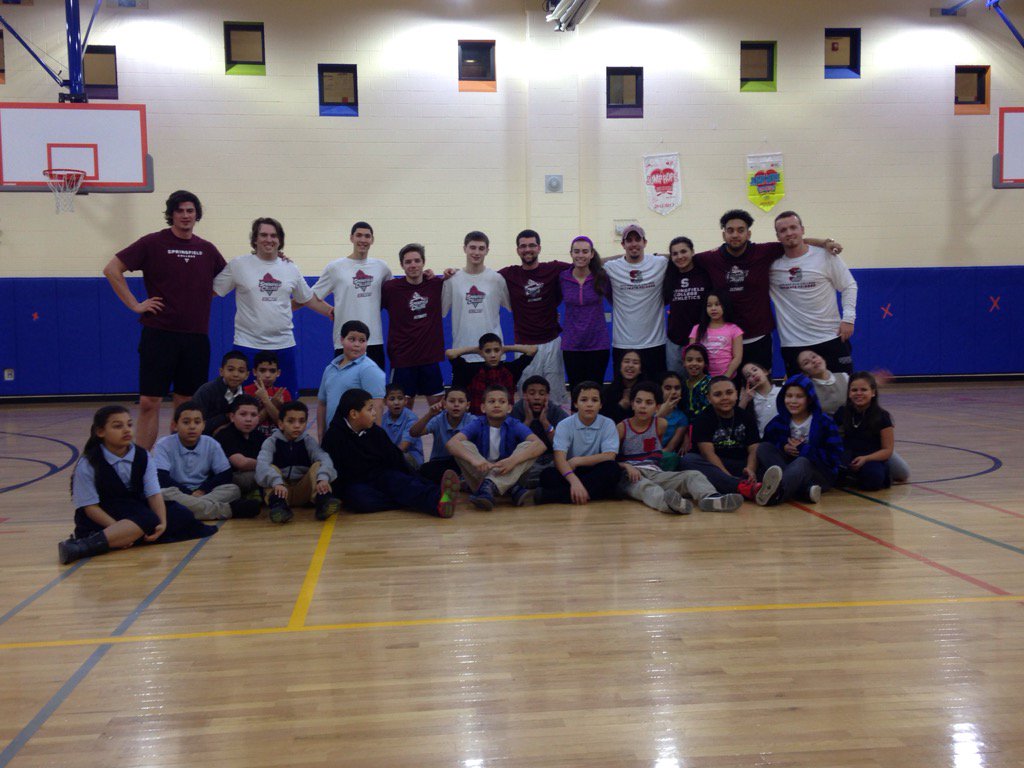 SCPrideUltimate's tweet photo. Spreading the game of Ultimate at Brookings Elementary School last week! @SAVAGEultimate @SCcampusrec https://t.co/1J8mosZiDn