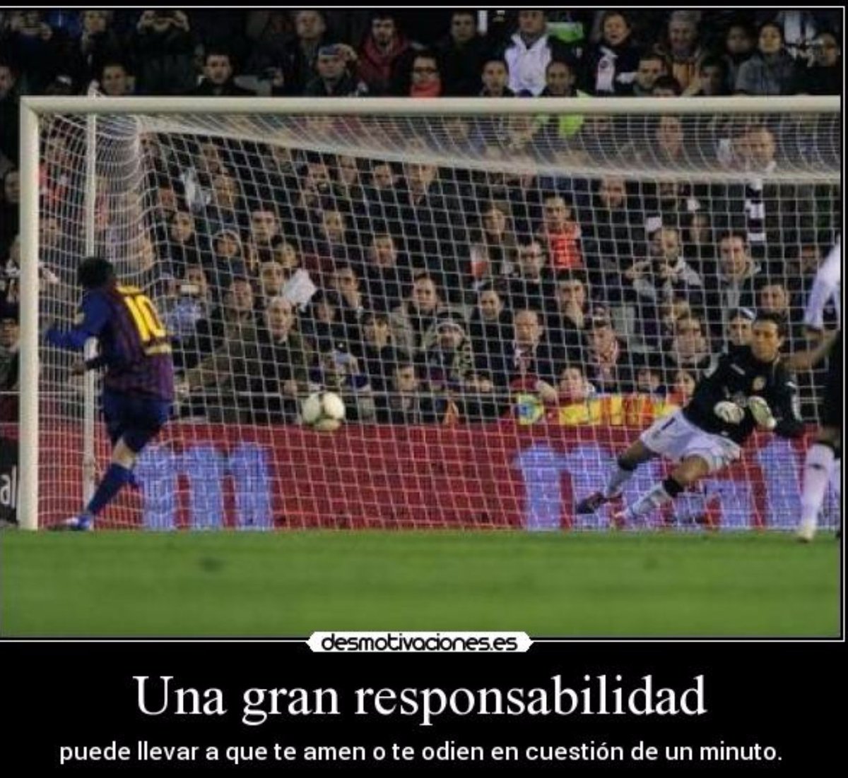gealca_11's tweet photo. Hoy no son buenas noches pero hay que seguir hasta el final entrenando y dando la cara. Esto también es fútbol. 😔🙏💙 https://t.co/4oheBCqELY
