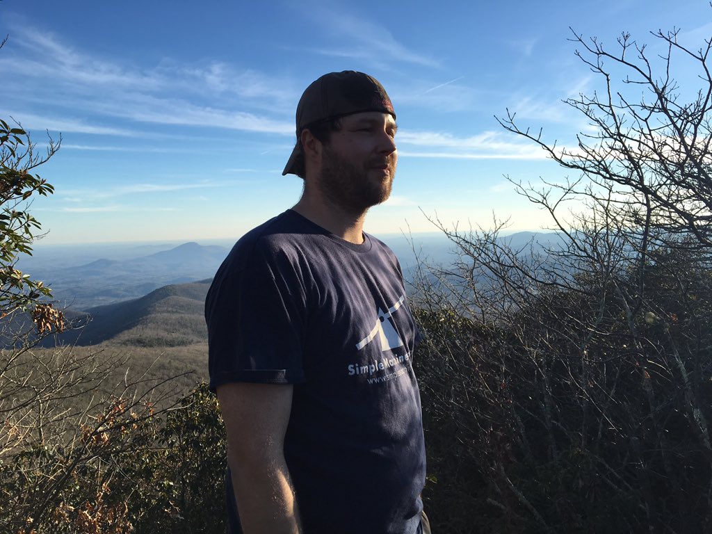 DerekSchwab's tweet photo. Hanging out at Tray Mountain summit. Pretty awesome view. https://t.co/QALwQk2Er6