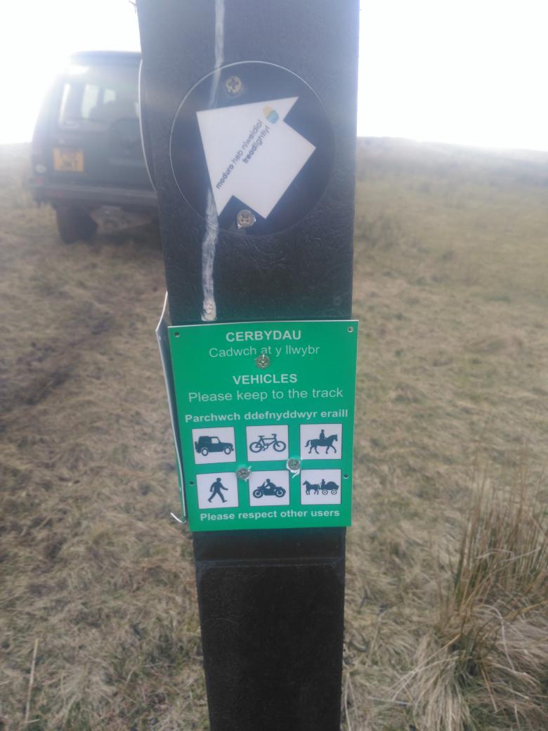 Greenlaner91's tweet photo. Mynydd y Gaer common! Good to see new signage along the #byway from @glass_uk #landrover #greenlaning #wales https://t.co/1aBldq0i6q