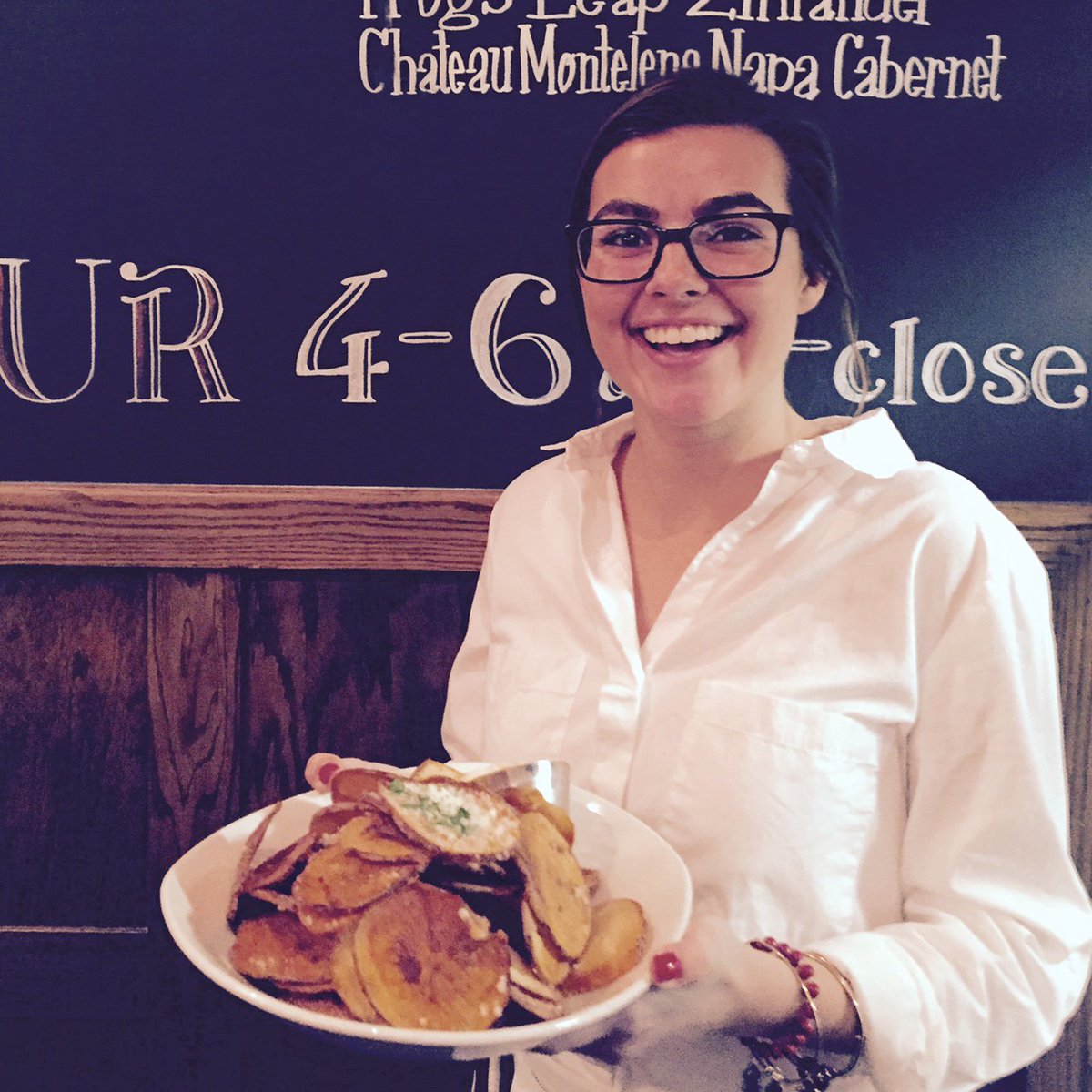 It's a #beautiful day! Walk over to <a href="/ScusiMN/">Scusi</a> and enjoy some yummy #appetizers in our #winebar over a glass of #wine