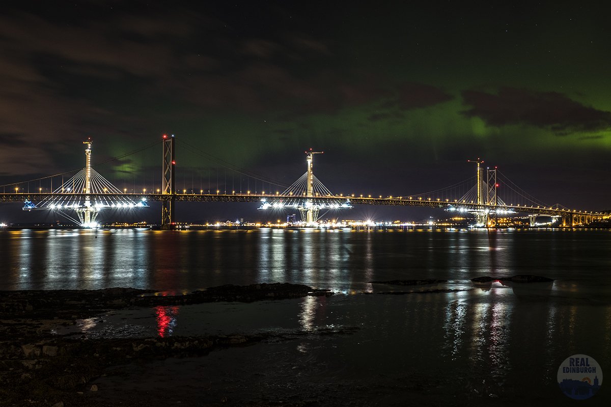 SlothanaCoinAMA's tweet photo. And the @forthroadbridge got some aurora as well @WindyWilson88 @STVEdinburgh @VirtualAstro @BoogsTweets @forthone https://t.co/PI61LXSbgx