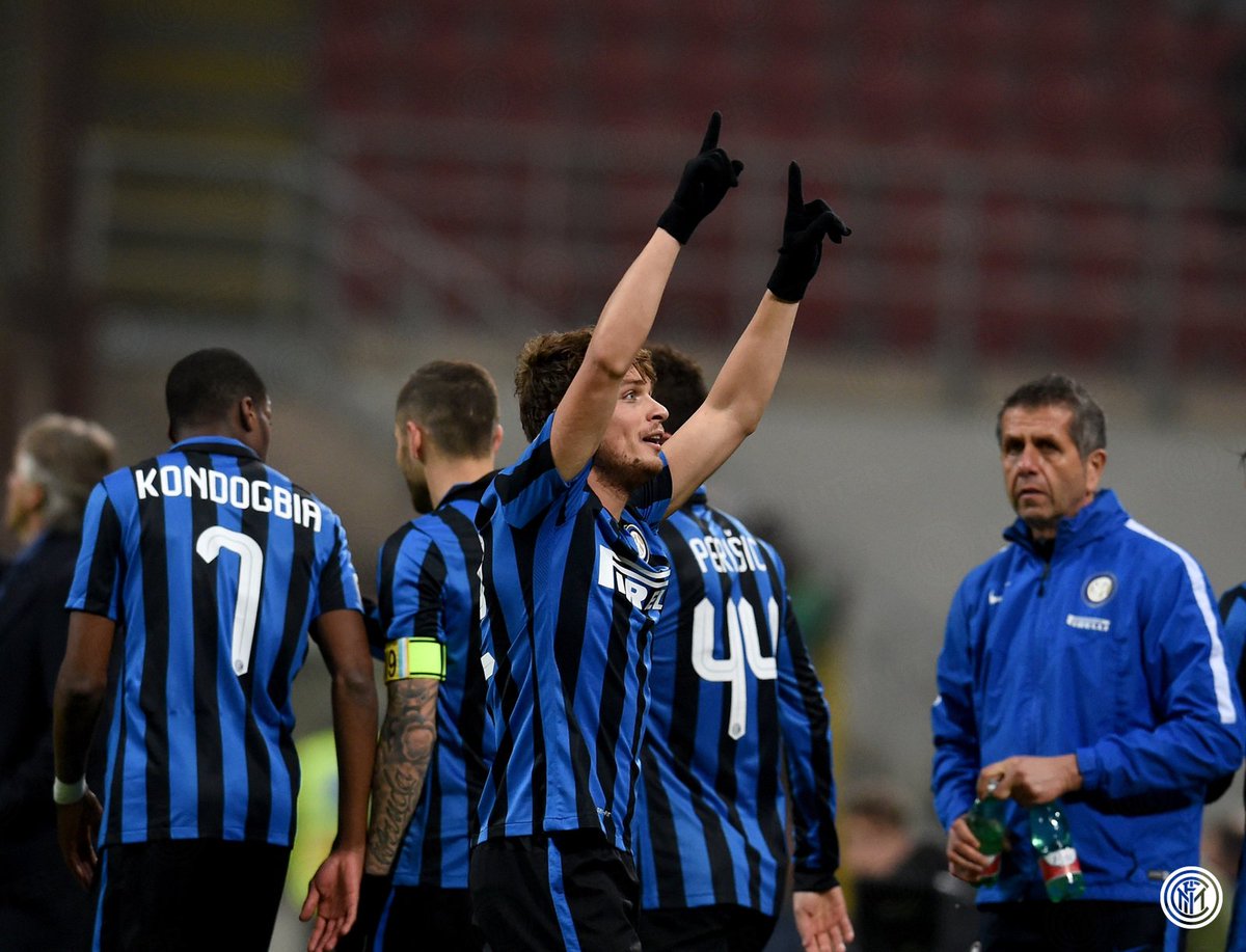 Inter's tweet photo. 📷 Avete perso #InterPalermo? Qui tutte le immagini della bella vittoria nerazzurra: https://t.co/aojNYHbDGW #FCIM https://t.co/d7lE4UBoC8