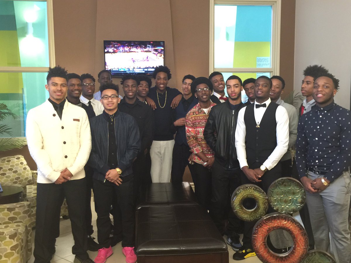 LeonArcher's tweet photo. #sweetermans headed to the OFSSA banquet. Pick one.@FHCBasketball @MarkPoyser1 @CoachTonyMac https://t.co/FVEmSwESX9
