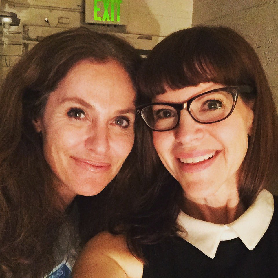 LisaLoeb's tweet photo. @TheAmyBrenneman thank you! @chimeapalooza a wonderful night! Thanks for inviting me @hollypsinger ! https://t.co/UaJrAlLRbw