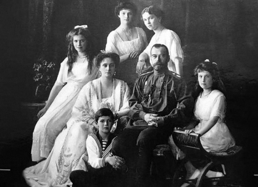 HistoryFoto's tweet photo. Семья Николая II. Групповое фото. Россия. 1910-е. https://t.co/pIkF0RPgCU