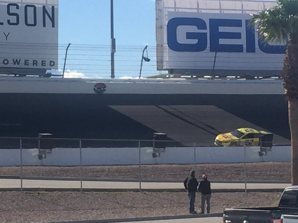 freightliner's tweet photo. At the restart @joeylogano takes the lead #Kobalt400 #nascar #teamfreightliner @Team_Penske https://t.co/Pc5Qbgs510