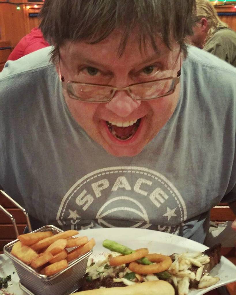 LMJB's tweet image. My only *excuse* for not posting this sooner is that I broke my ankle 4 days later.
@jamerz3294 💖 #DapperLaunch 🚀 #…