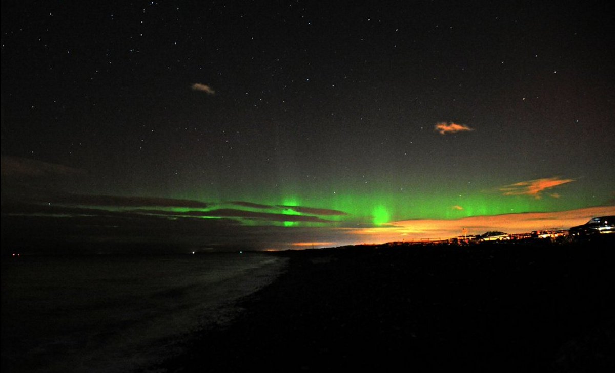 IndpndtLiv's tweet photo. Check out this incredible time lapse of the #NorthernLights by @Gavtraff https://t.co/ymw4Aei7Bq #itsliverpool https://t.co/YWPJZoZ3ai